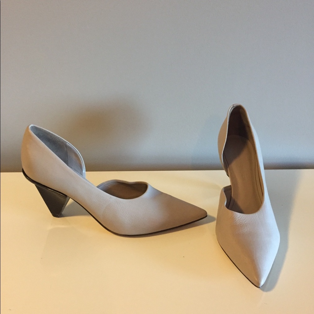 Sigerson Morrison 3.5” leather grey point pumps